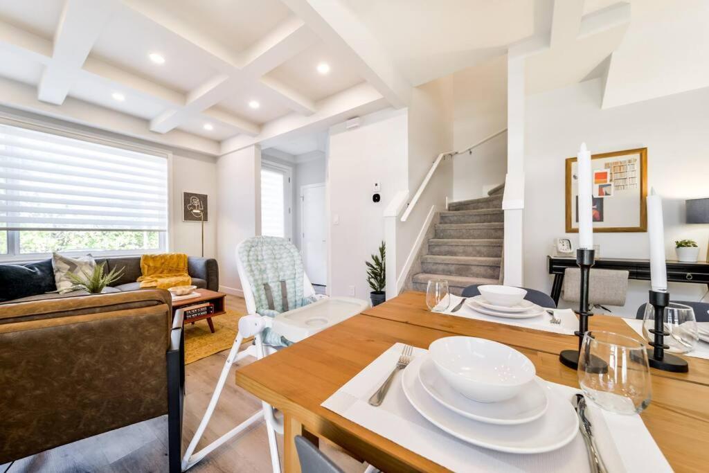Modern Nordic Escape, 3Br Near Wem & Dt, Aircon & Fireplace, Wifi, Sleeps 6! Edmonton Luaran gambar